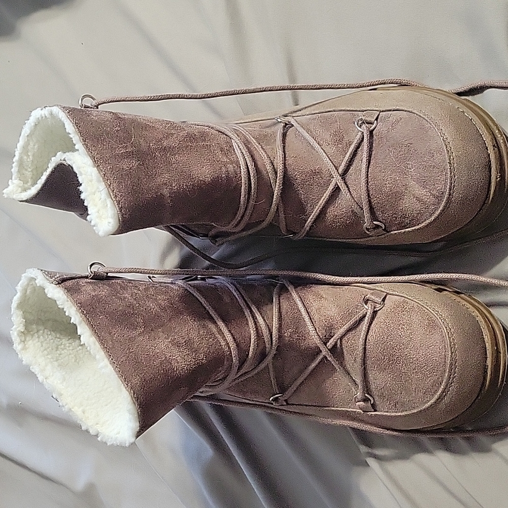 Mad Love Short Fleece-lined Boots